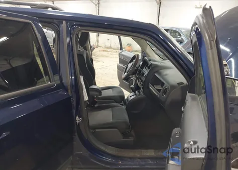 2017 Jeep Patriot Latitude 4X4 z USA, uszkodzony, nr VIN 1C4NJRFB2HD179856